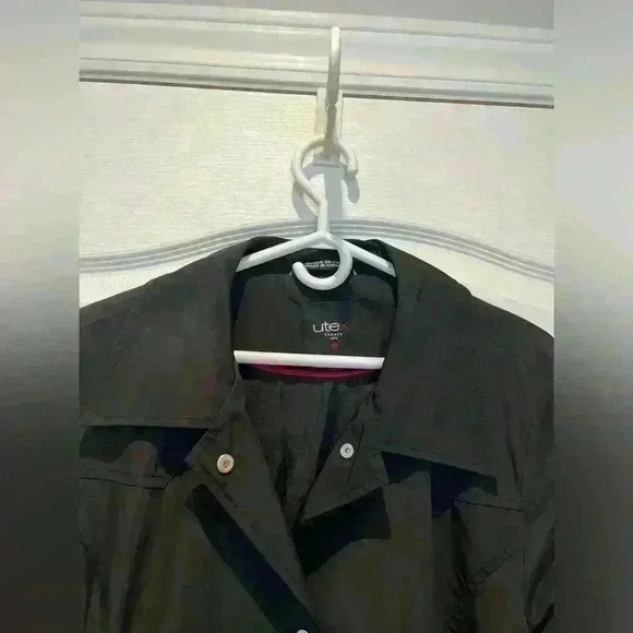 Trench-coat with Button Closure Size XL - Picture 3 of 16